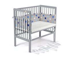 FabiMax Beistellbett BOXSPRING grau, inkl. Matratze und Nestchen blaue Sterne auf grau