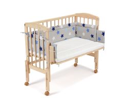 FabiMax Beistellbett PRO mit Matratze und Nestchen blaue Sterne auf grau
