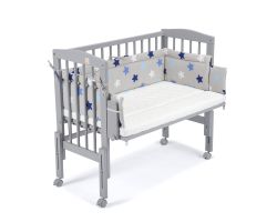 FabiMax Beistellbett PRO grau mit Matratze und Nestchen blaue Sterne auf grau